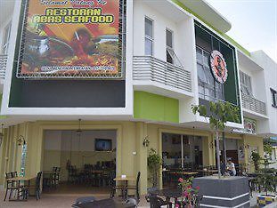 Sri Enstek Hotel - Klia Sepang Extérieur photo